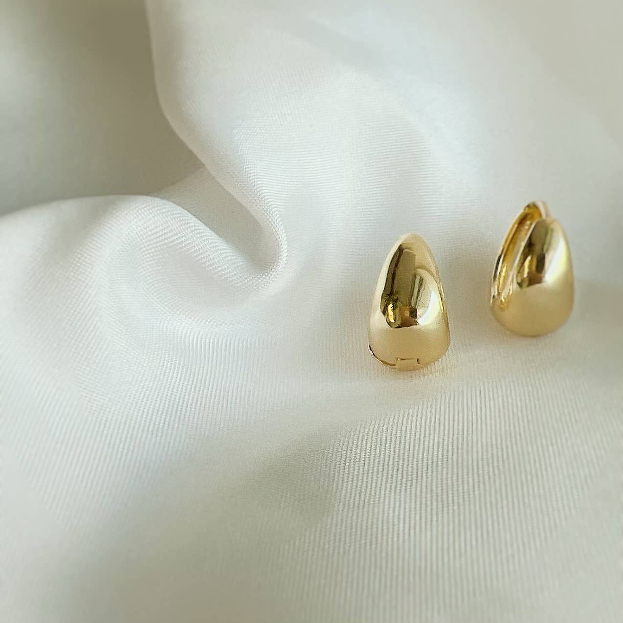 Lizzie Teardrop Huggie Hoops Earrings Gold Filled